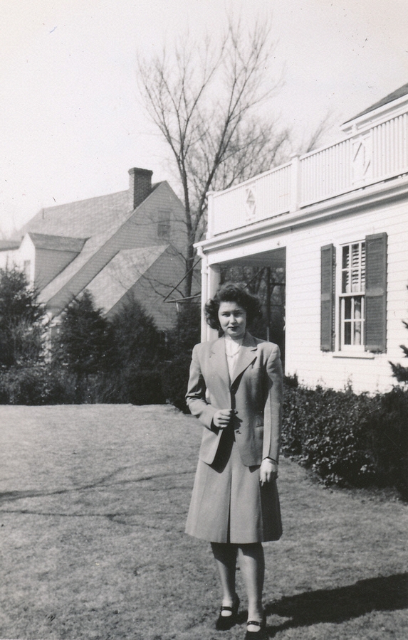 1944-03 4 Diane, 5 Alden Rd, Wellesley MA.jpg