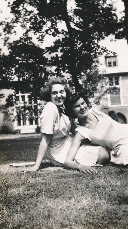 1944-07~ 4 Edie & Peg Henderson, Wellesley College.jpg