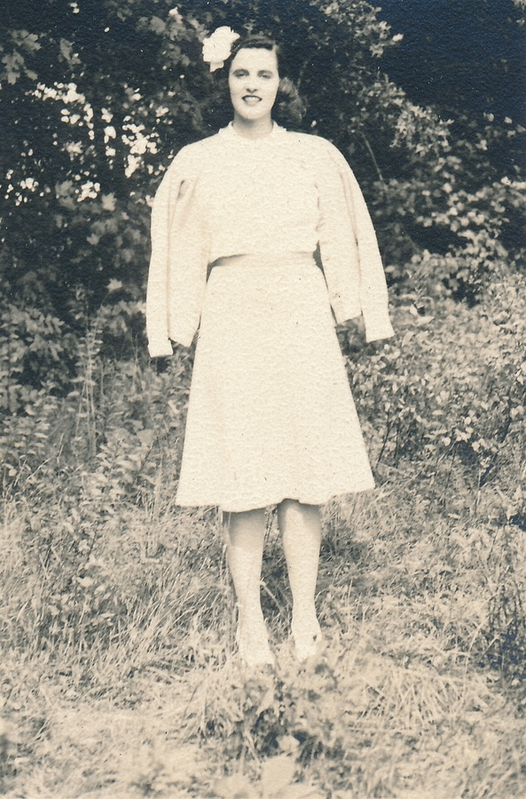 1944-08~ Mary Razee.jpg