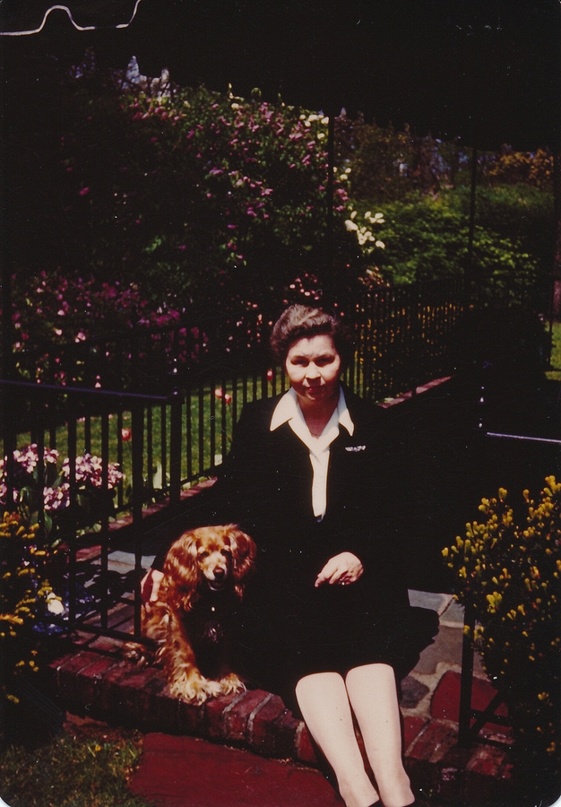 1945-05~ 2 Toni & Mother, Wellesley.jpg