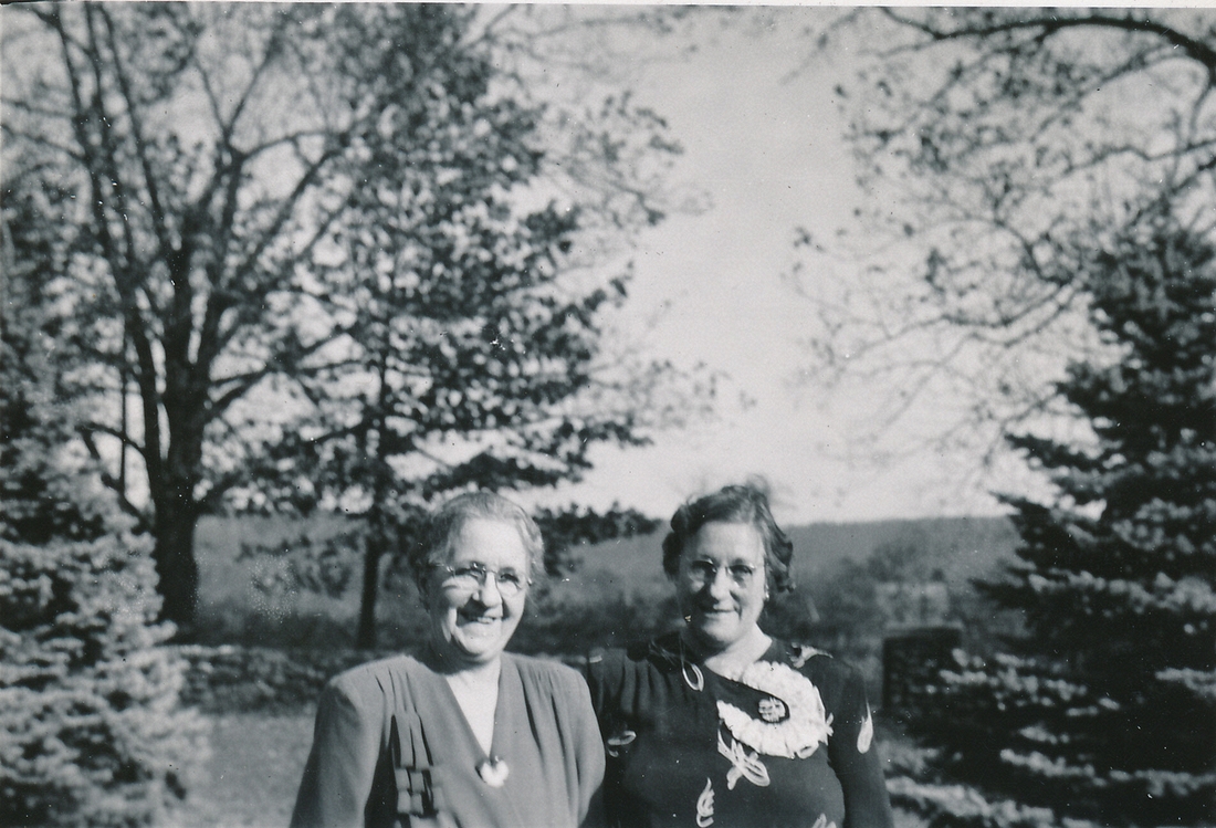 1945-09~ 1 Coz Bess & Coz Edith, Yale Football vs Columbia, New Haven CT.jpg