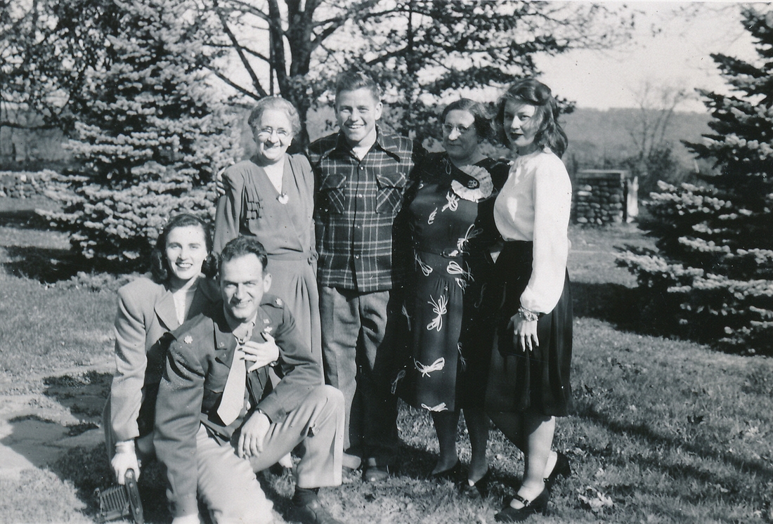 1945-10-28 2 Mary & Dick Wilkins, Coz Bess, Jack, Coz Edith, Diane; Yale Football vs Columbia, New Haven.jpg