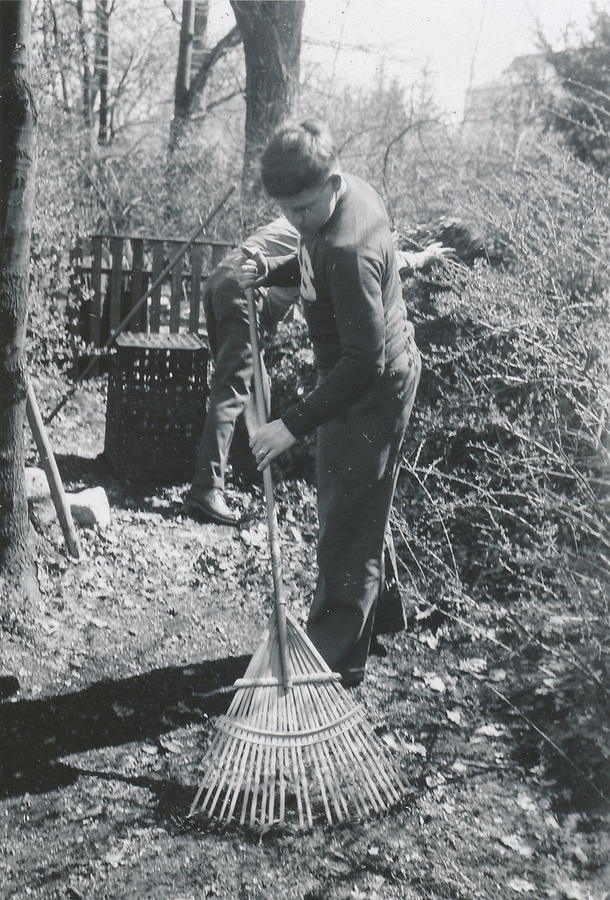 1946-03~ 02 Jack, clean-up job.jpg