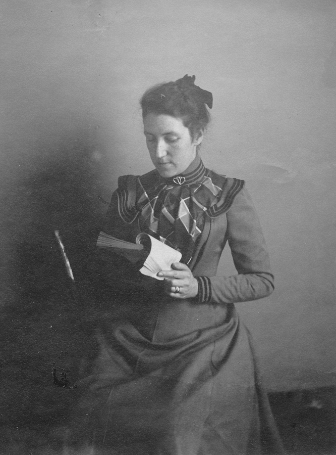 1897~ Elizabeth Stevens 'Liz' (Fowler) Perry.jpg