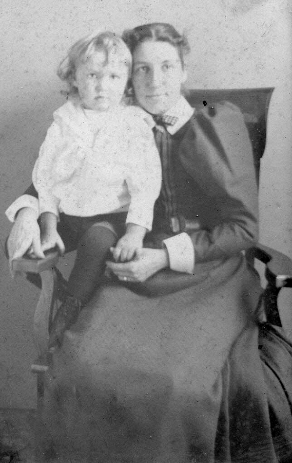 1897-03-20 Ped & Liz Perry.jpg