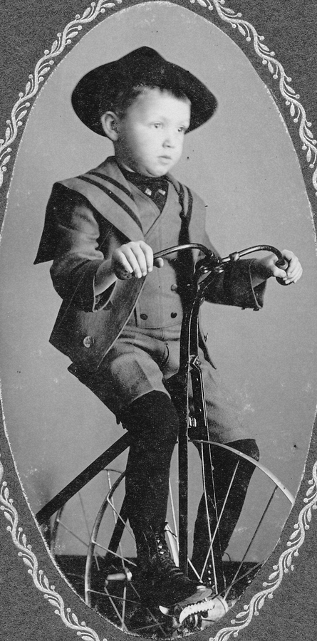 1899~ 4 Ped Perry.jpg