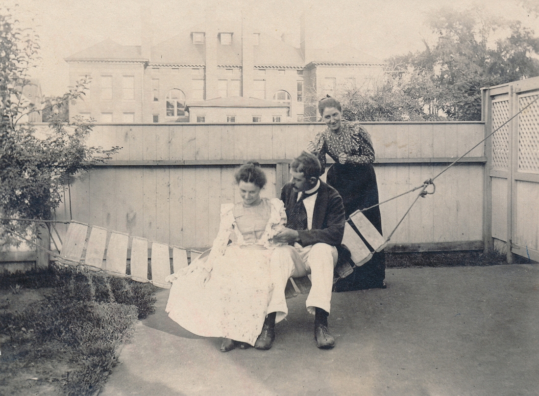 1900~ Nellie Willmott, John & Liz Perry.jpg
