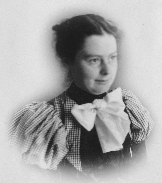 1900~ Ped's Godmother, Nellie Willmott.jpg