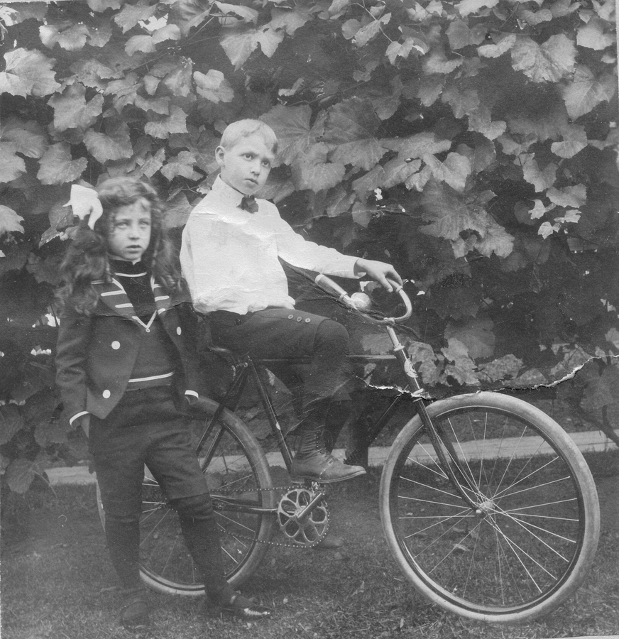 1902~ Burge & Ped.jpg