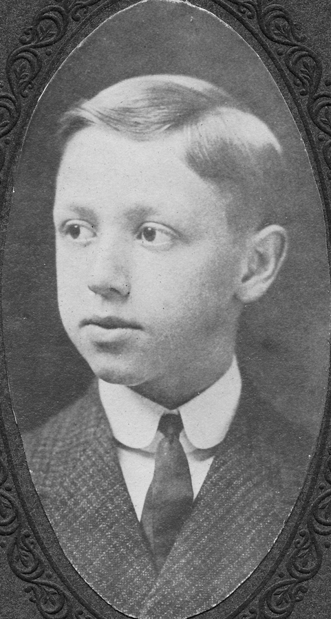 1905~ 9 Ped.jpg