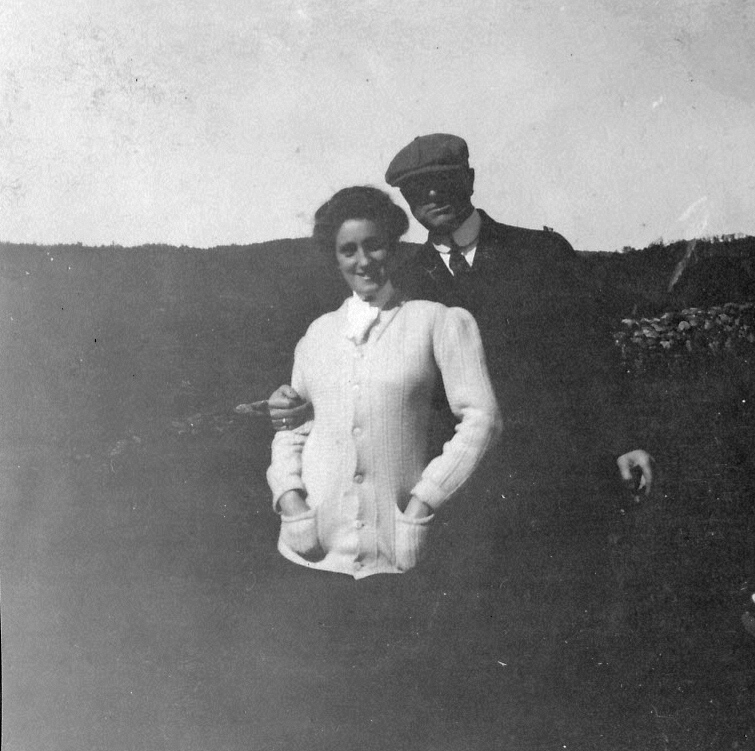 1905~ Edith Blakeslee & Fred Nettleton, Oxford CT.jpg
