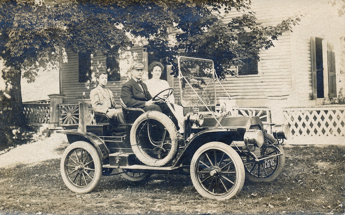 1909-08 1 Ped, John & Liz Perry; C6745; Beecher homestead, Oxford CT.jpg