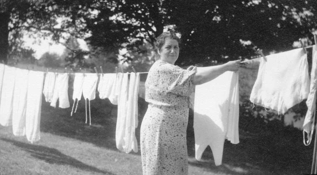 1937~ Liz Perry 4.jpg