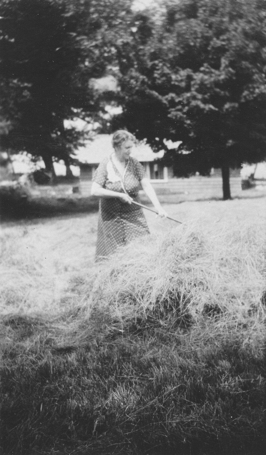 1937~ Liz Perry, Bantam Lake CT.jpg