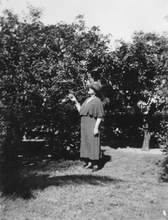 1937-02 Liz Perry, hotel grounds, St Augustine FL.jpg