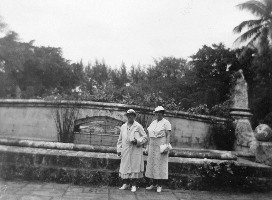 1937-02-03 Katie Johnson & Liz Perry, Palm Springs FL.jpg