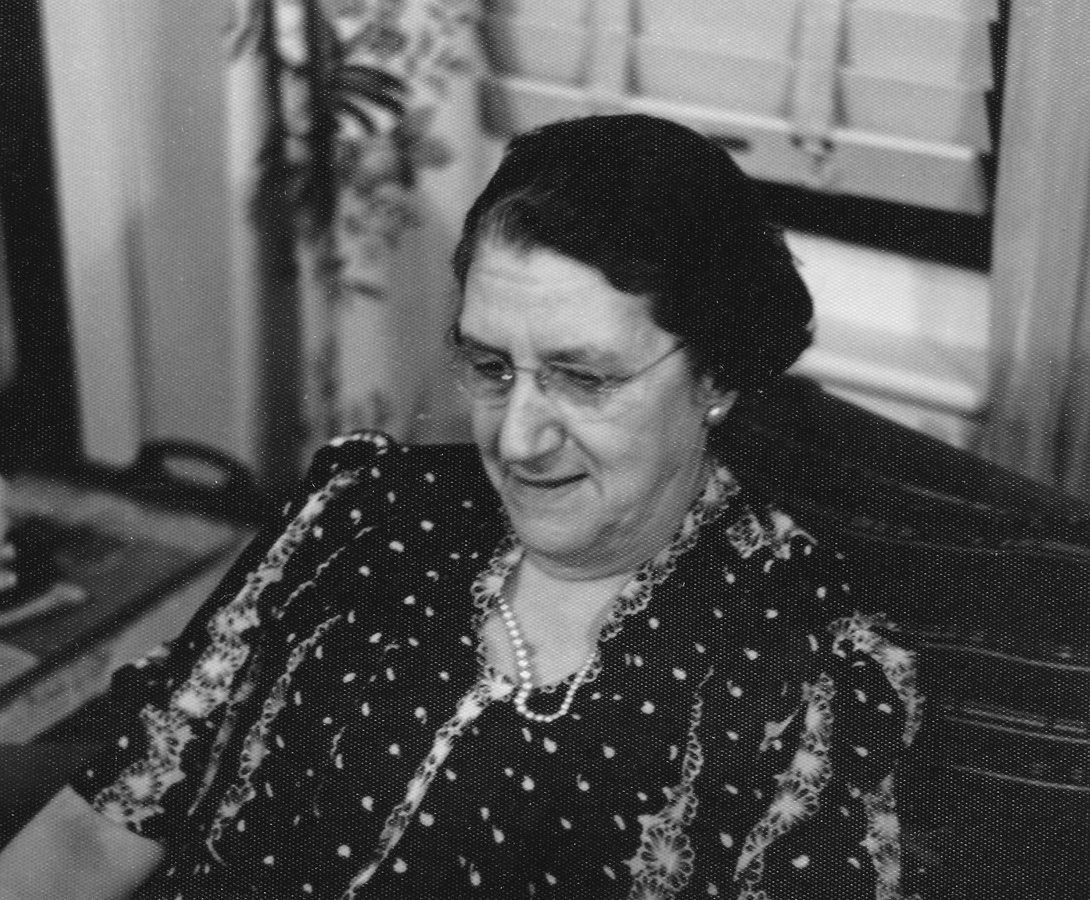 1940~ Liz Perry at Allentown.jpg