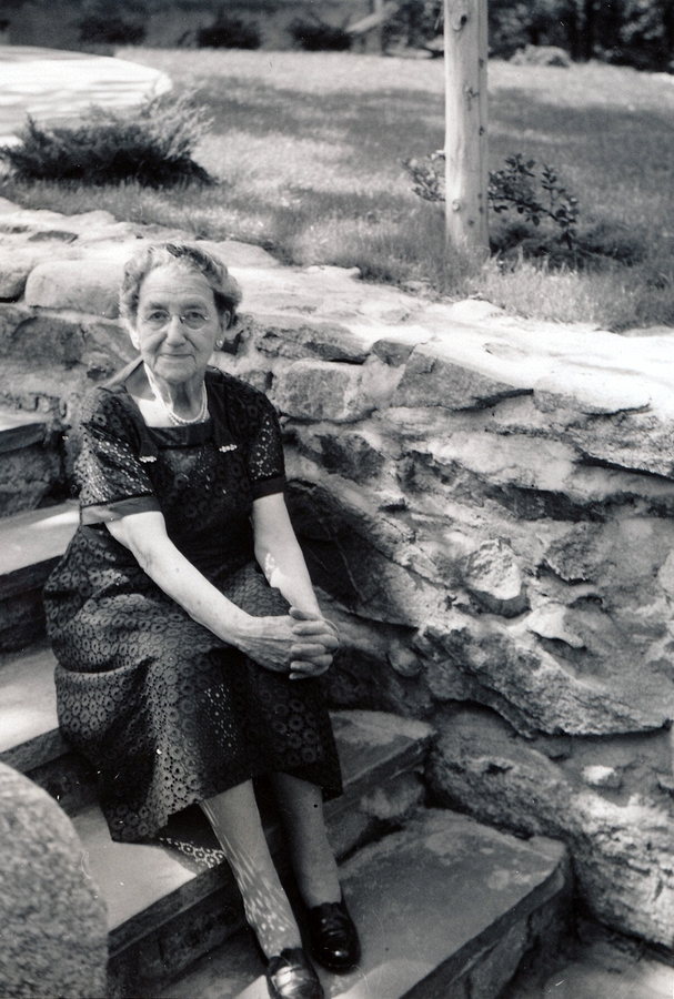1959-07~ 2 Liz Perry (age 87); 26 Driftwood Lane, Weston MA.jpg