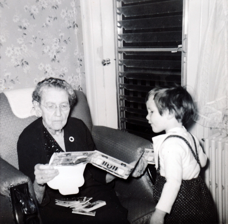 1961-04 Liz Perry & Caroline Razee; Phillips House, South Natick MA.jpg
