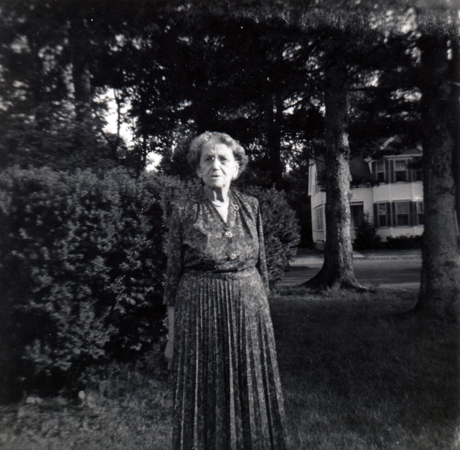1961-10-09 2 HBD Liz Perry (90); Phillips House, South Natick MA.jpg