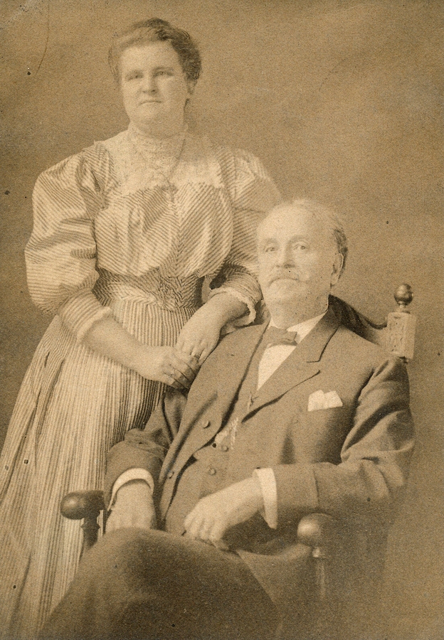 1910~ Florence (Treat) & Horace Burt Perry.jpg