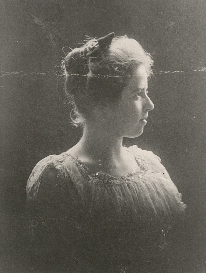 1900~ Edna LeStrange (Seward) Stevens.jpg