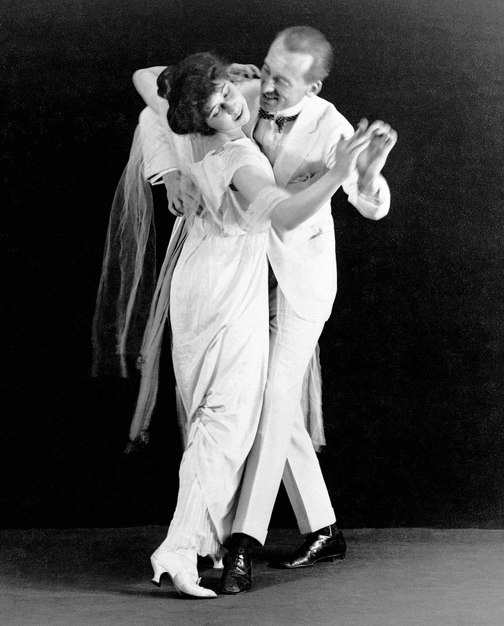 1912~ Irene & Vernon Castle.jpg