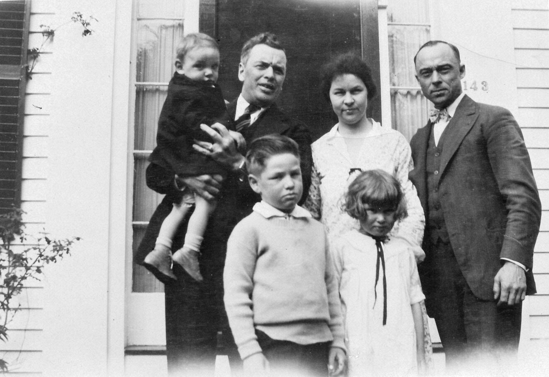 1930~ (f) Jack & Diane; (r) Lloyd & Lee Woodbury, Doris, Alwyn Woodbury; South Weymouth MA.jpg