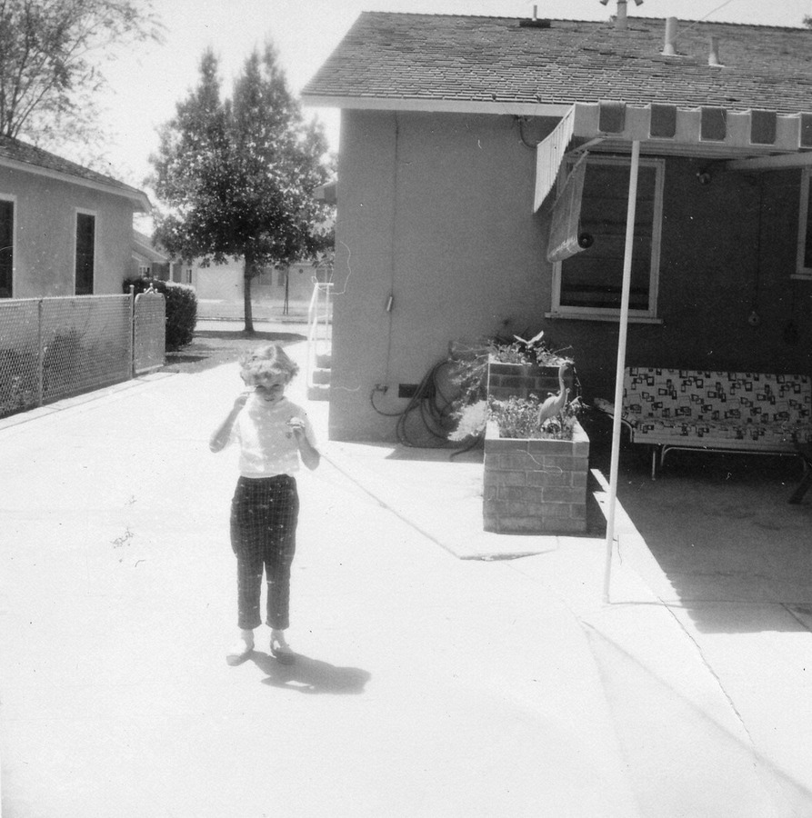 1960-08 3 Alwyn Woodbury's home, CA.jpg