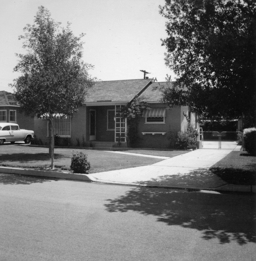 1962-07 1 Uncle Alwyn's home in San Bernardino CA.jpg