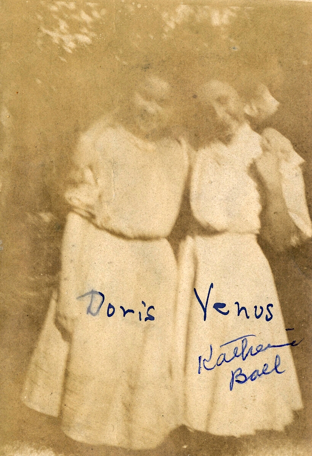 1908 Doris & Katherine Ball, Winchester.jpg