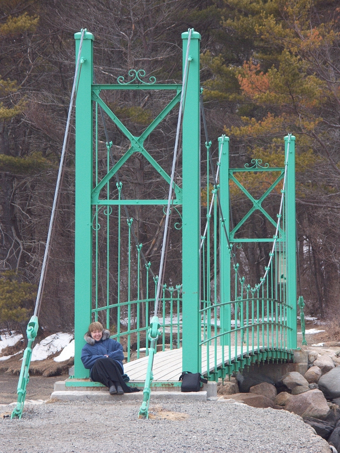 2004-03-20 3 Karen at the Wiggly Bridge, York ME.jpg
