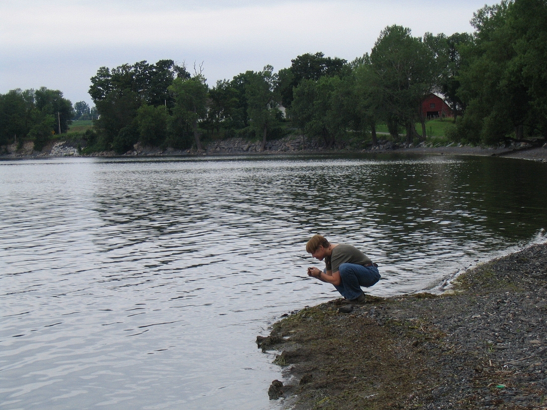 2004-07-28 1 Rock collecting on Grand Isle, VT.JPG