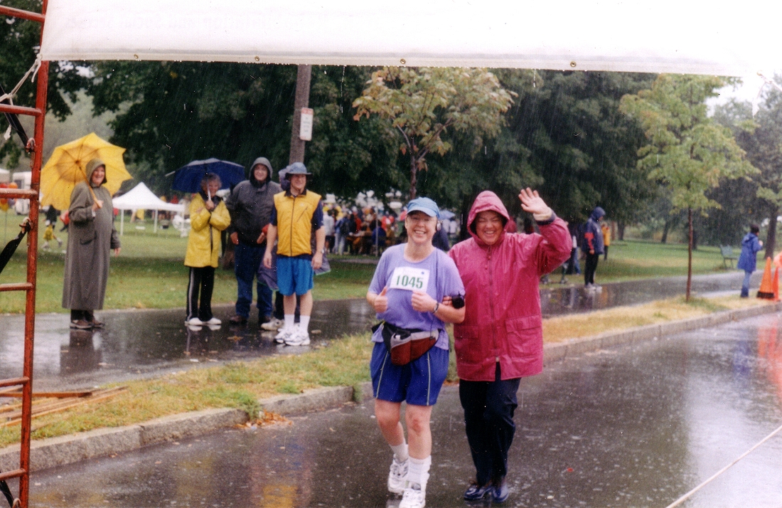2004-09-18 2a Donna B. pretending to run the 5K as Eliz, Velma, Alex and Mark F. watch.jpg