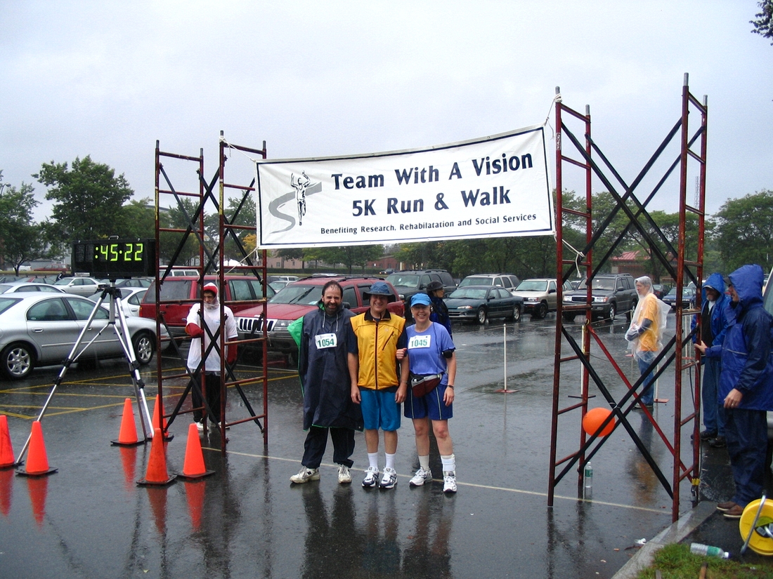 2004-09-18-3 3 Robert, Mark & Karen TWAV 5K.JPG