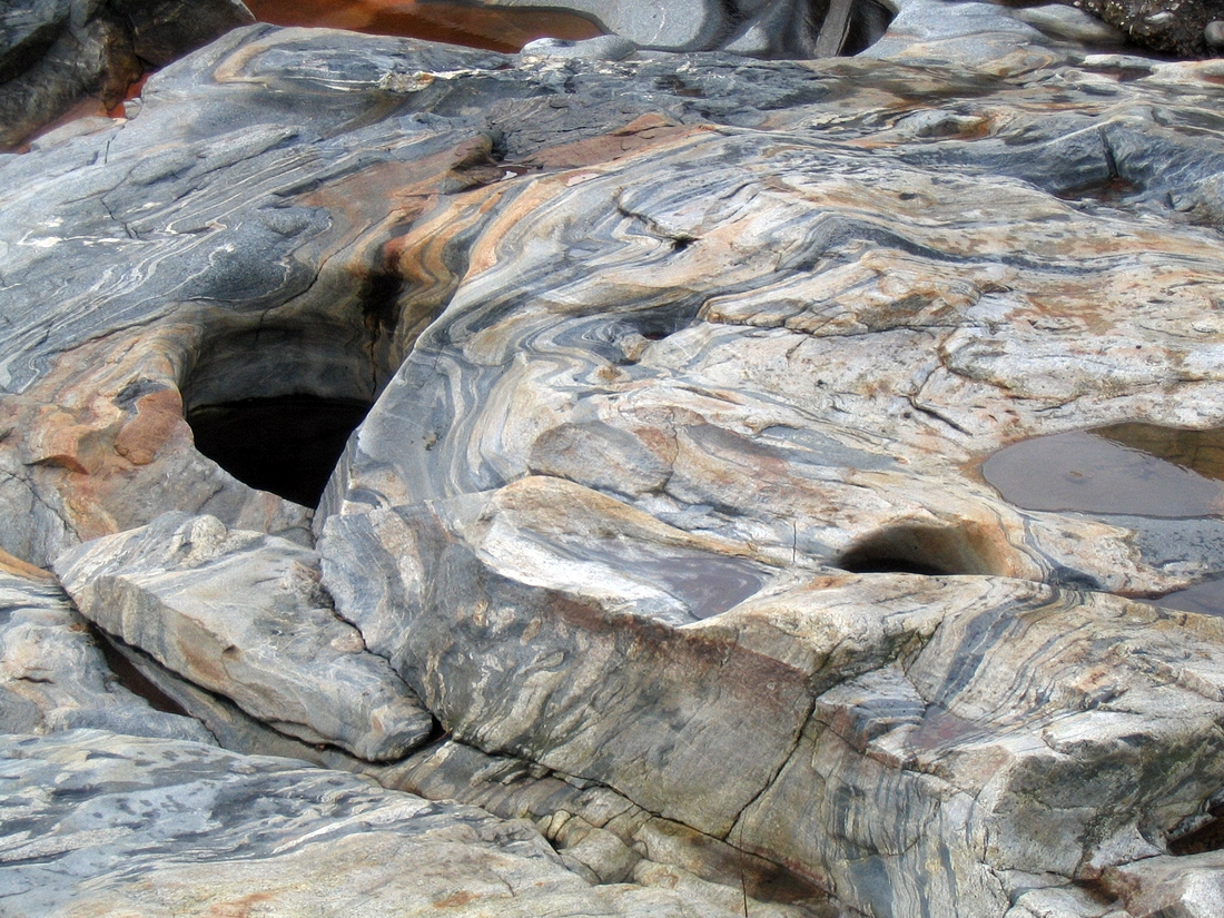 2004-12-13 2 Glacial Potholes, Shelburne Falls MA.jpg