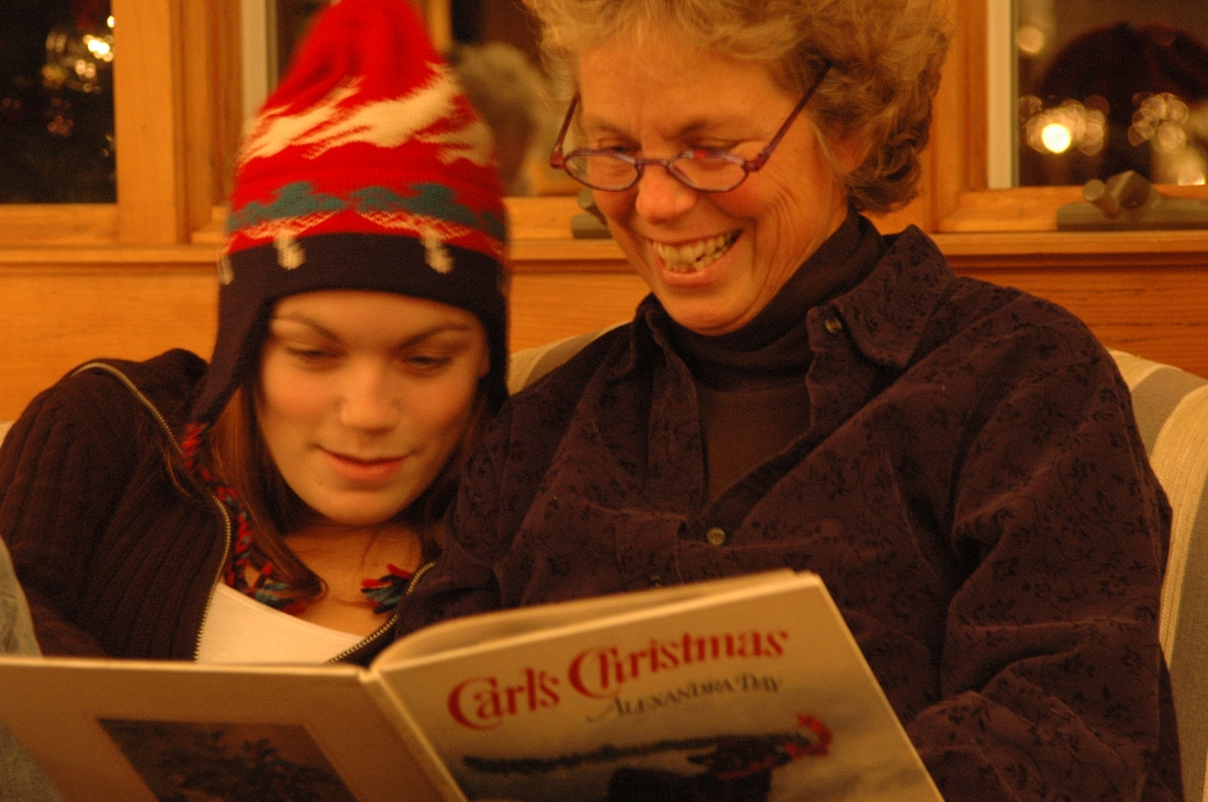 2004-12-24 Martha & Christy, Williamstown.jpg