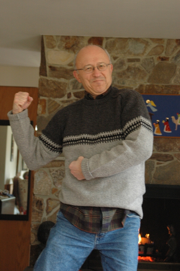 2004-12-25 3 Peter shows off new sweater, Williamstown.jpg