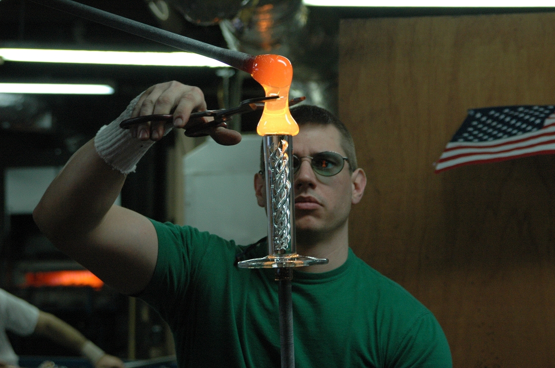 2005-03-11 1 Glassworks, Simon Pearce, Windsor VT.jpg