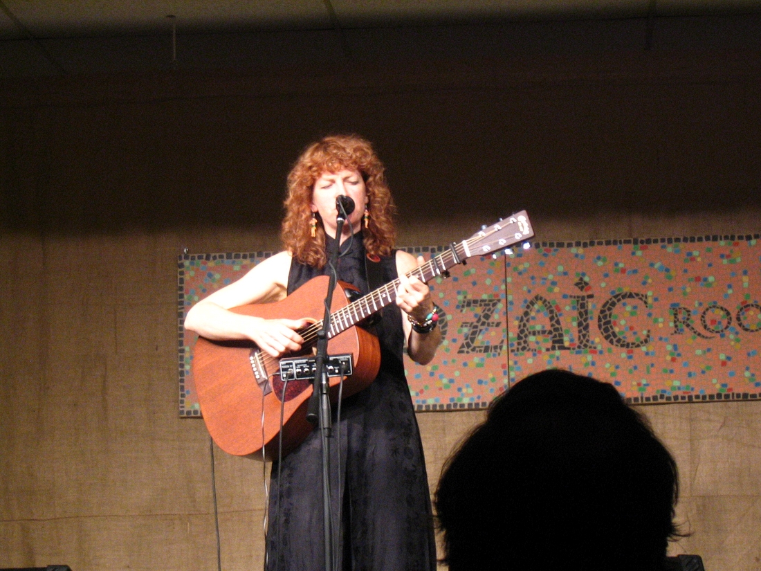 2005-04-09 Cosy Sheridan at Mozaic Room.jpg