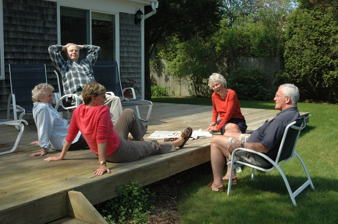 2005-05-29 1 Visit with Jim and Nancy Haggerty at Ron's in Eastham.JPG