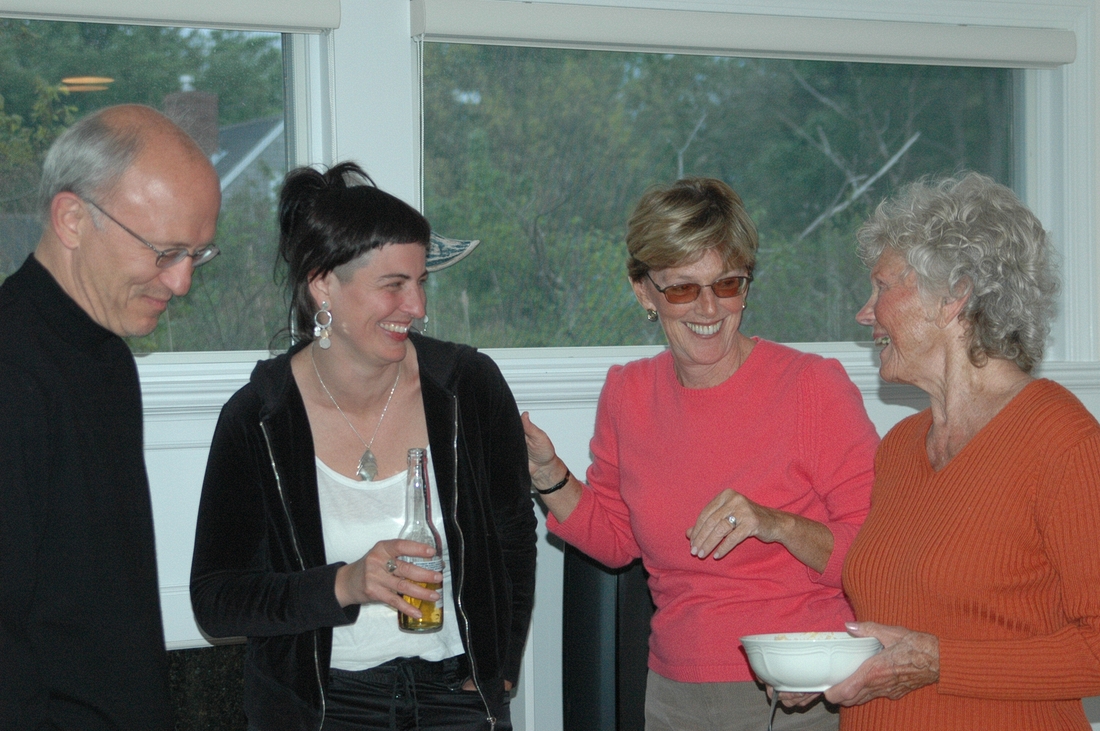 2005-05-29 5 Truro - Peter, Shana, Nancy, Velma.JPG