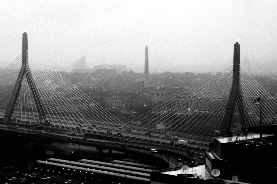 2005-11-30 Zakim Bridge and Bunker Hill Monument from Morgan's apartment.jpg