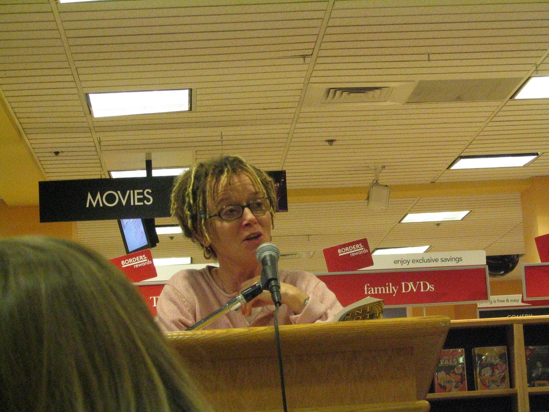 2006-04-11 Anne Lamott at Borders.JPG