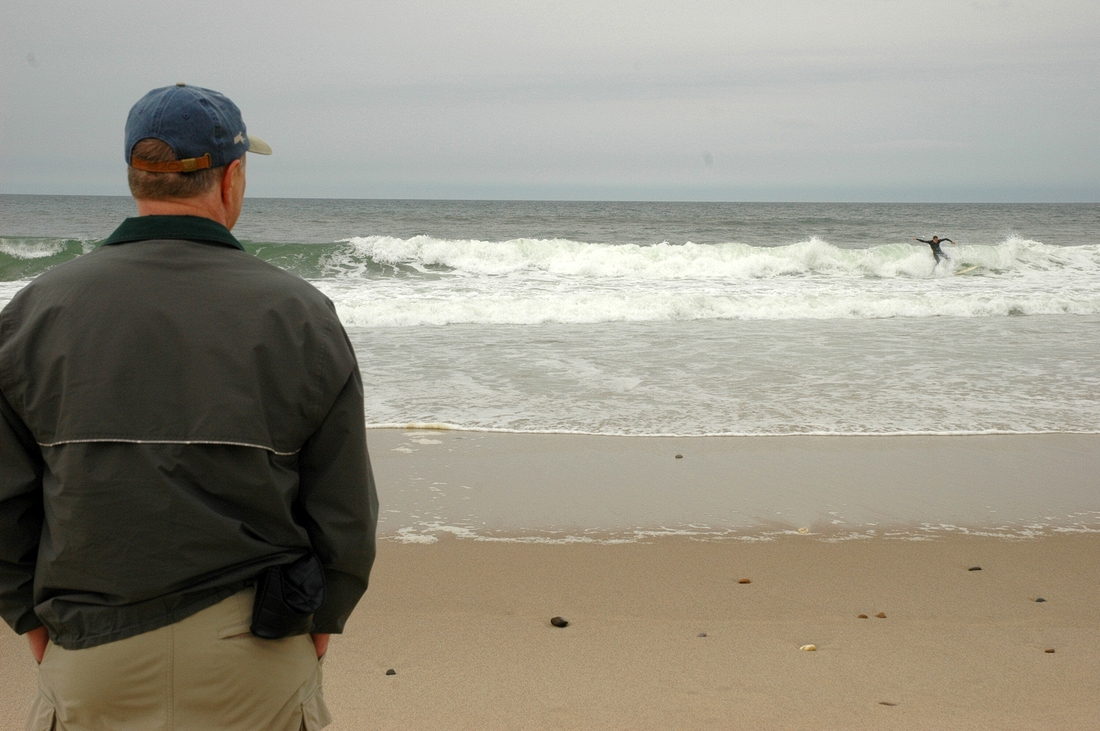 2006-06-09 1 Peter, Surfer on Nauset Beach.jpg