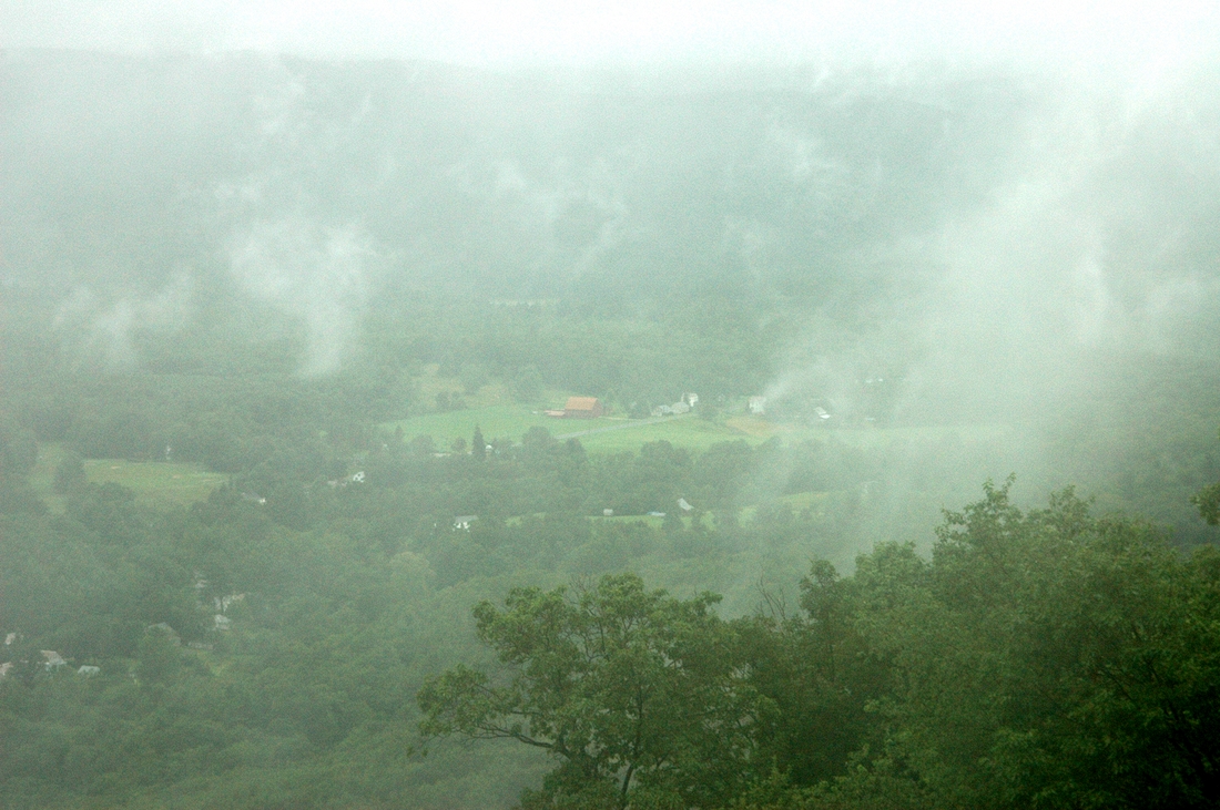 2006-07-28 Fog at the Hairpin Turn, North Adams.jpg