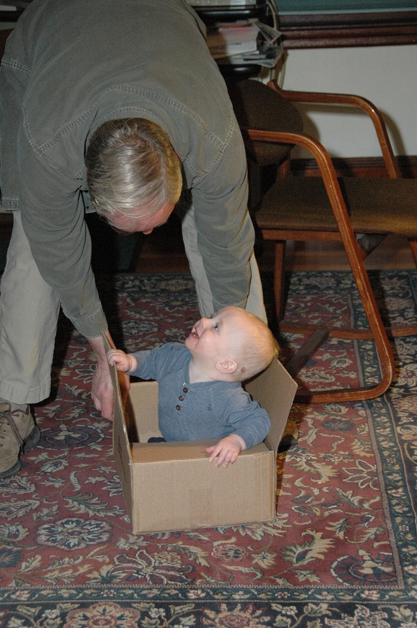 2007-01-27 Pete with neighbor Julian (babysitting at our house).JPG