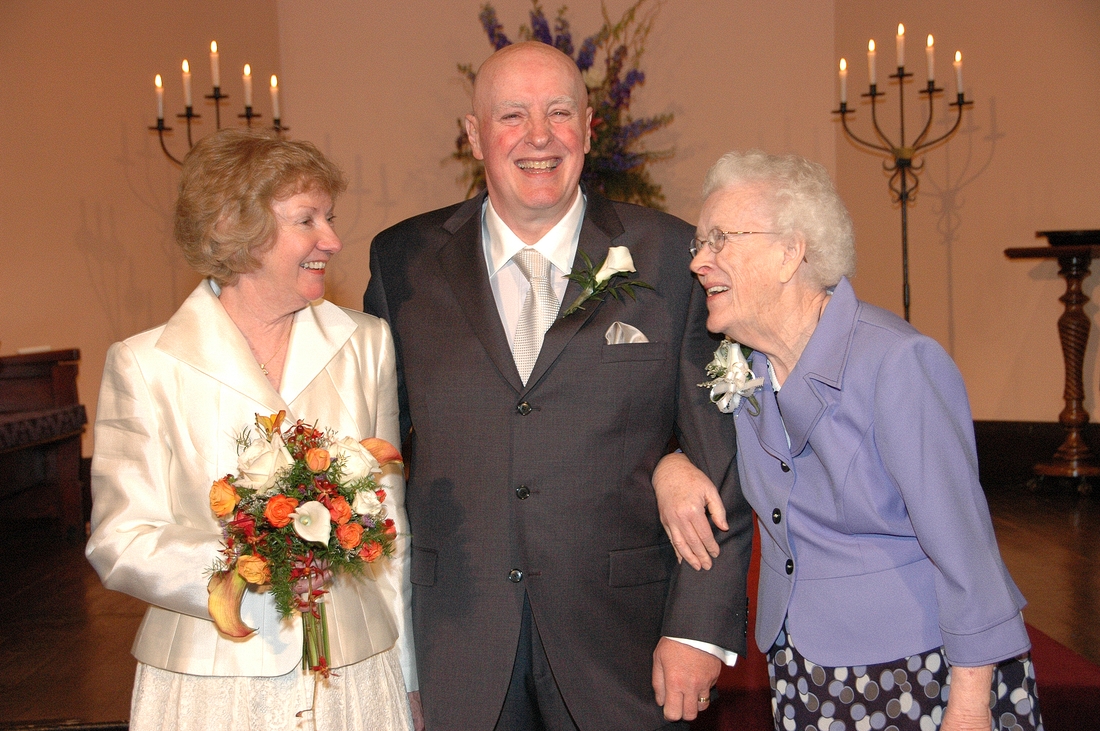 2007-06-09 5 Carolyn, Allen and Allen's mom.jpg