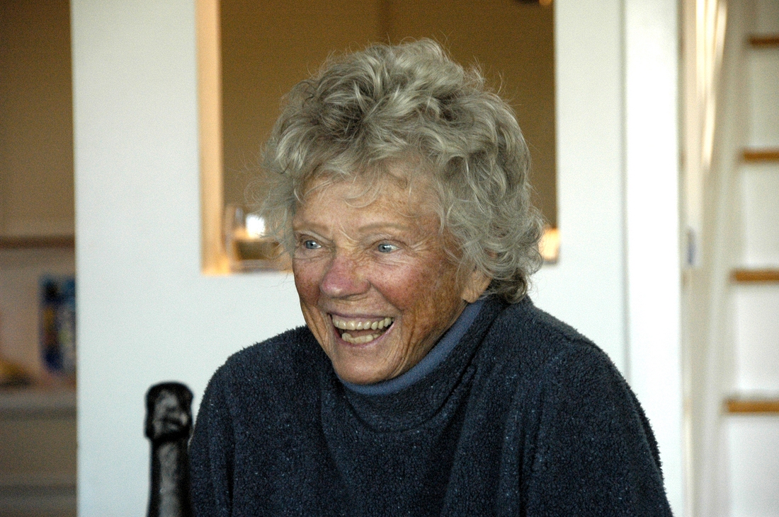 2007-09-20 01 Mom at family reunion to celebrate her 90th, Truro.jpg