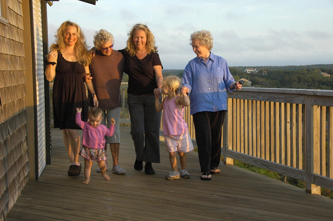 2007-09-22 20 Amanda, Jo, Mom, Kathy, Stella and Ellen.jpg